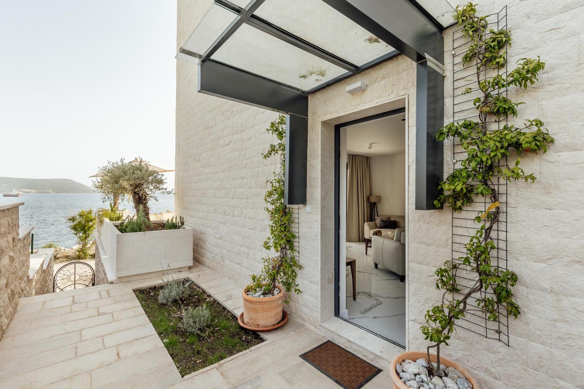 Savina Beachfront Oasis 헤르섹 외부 사진