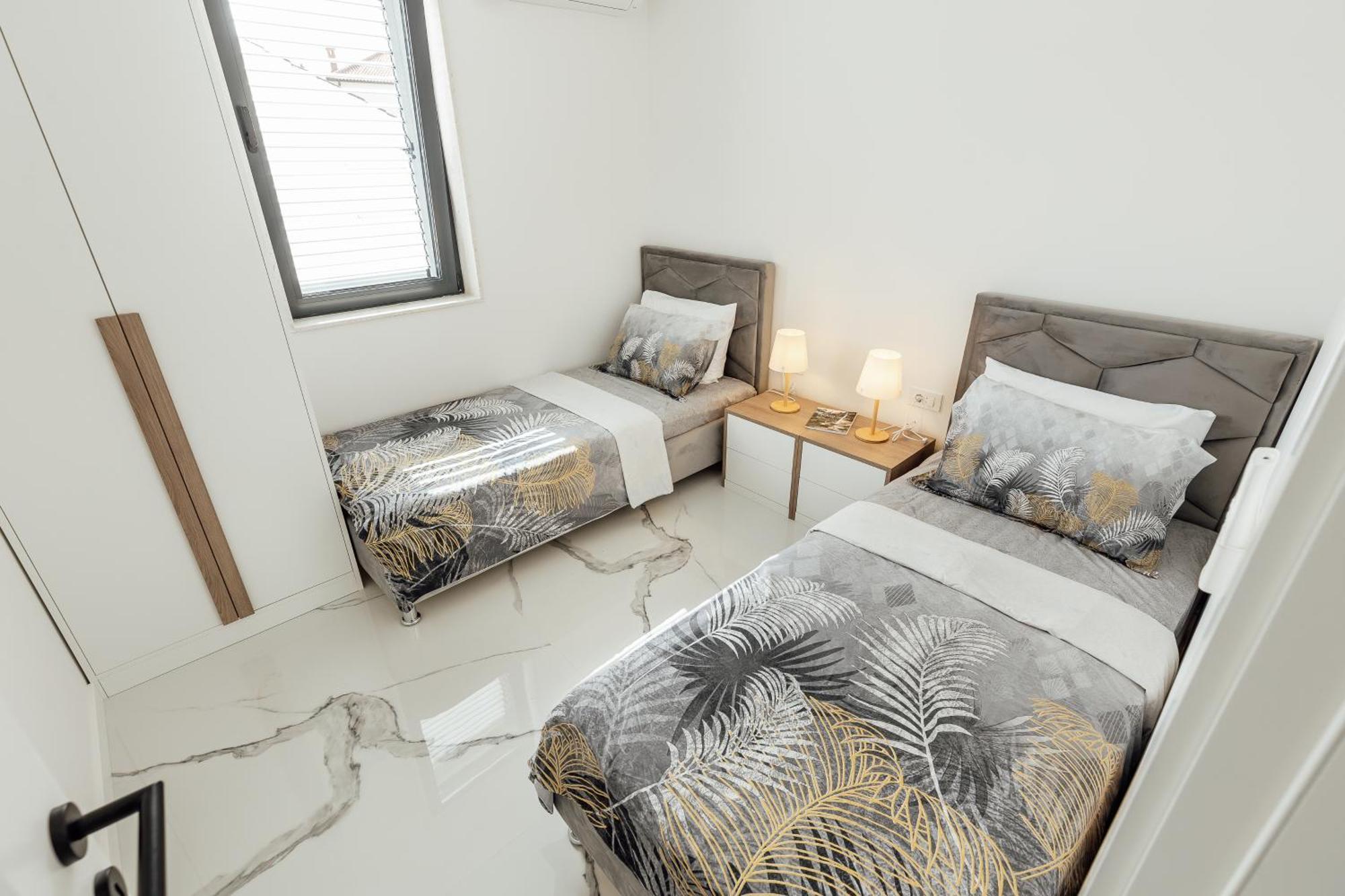 Savina Beachfront Oasis 헤르섹 외부 사진