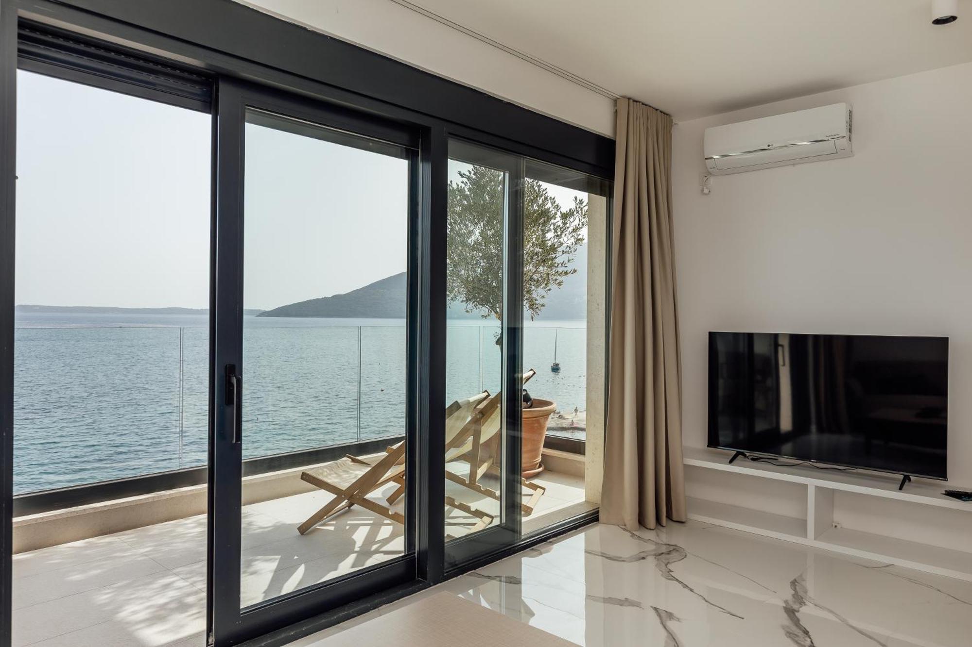 Savina Beachfront Oasis 헤르섹 외부 사진