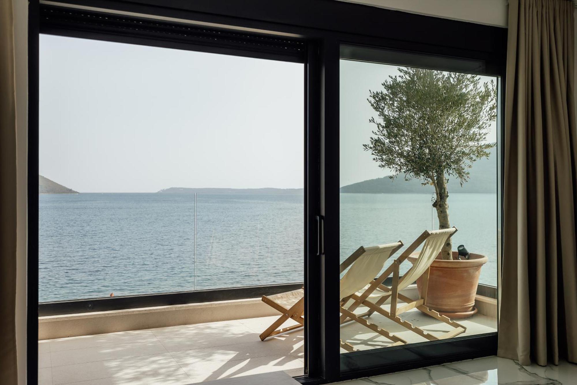Savina Beachfront Oasis 헤르섹 외부 사진