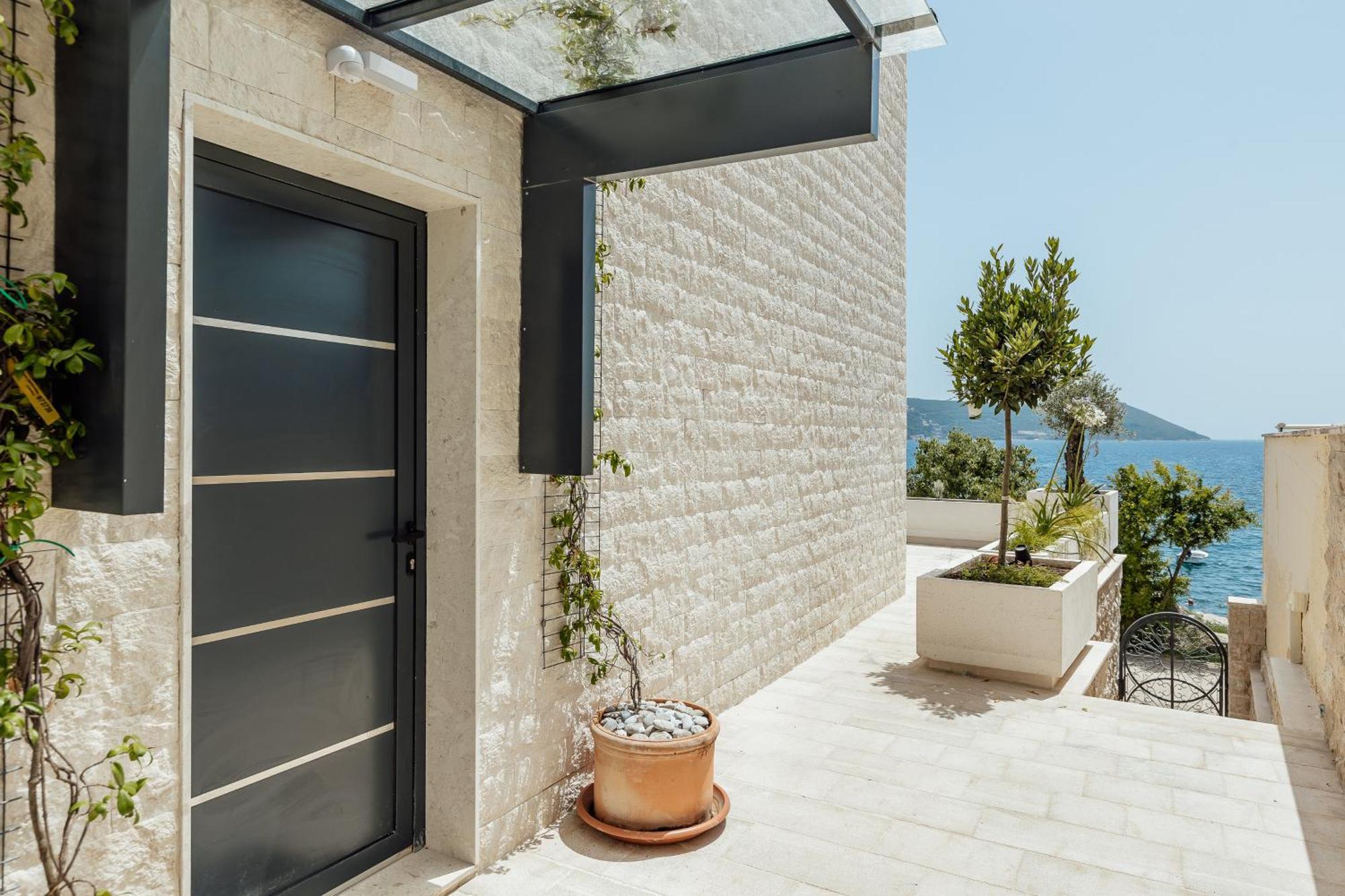 Savina Beachfront Oasis 헤르섹 외부 사진